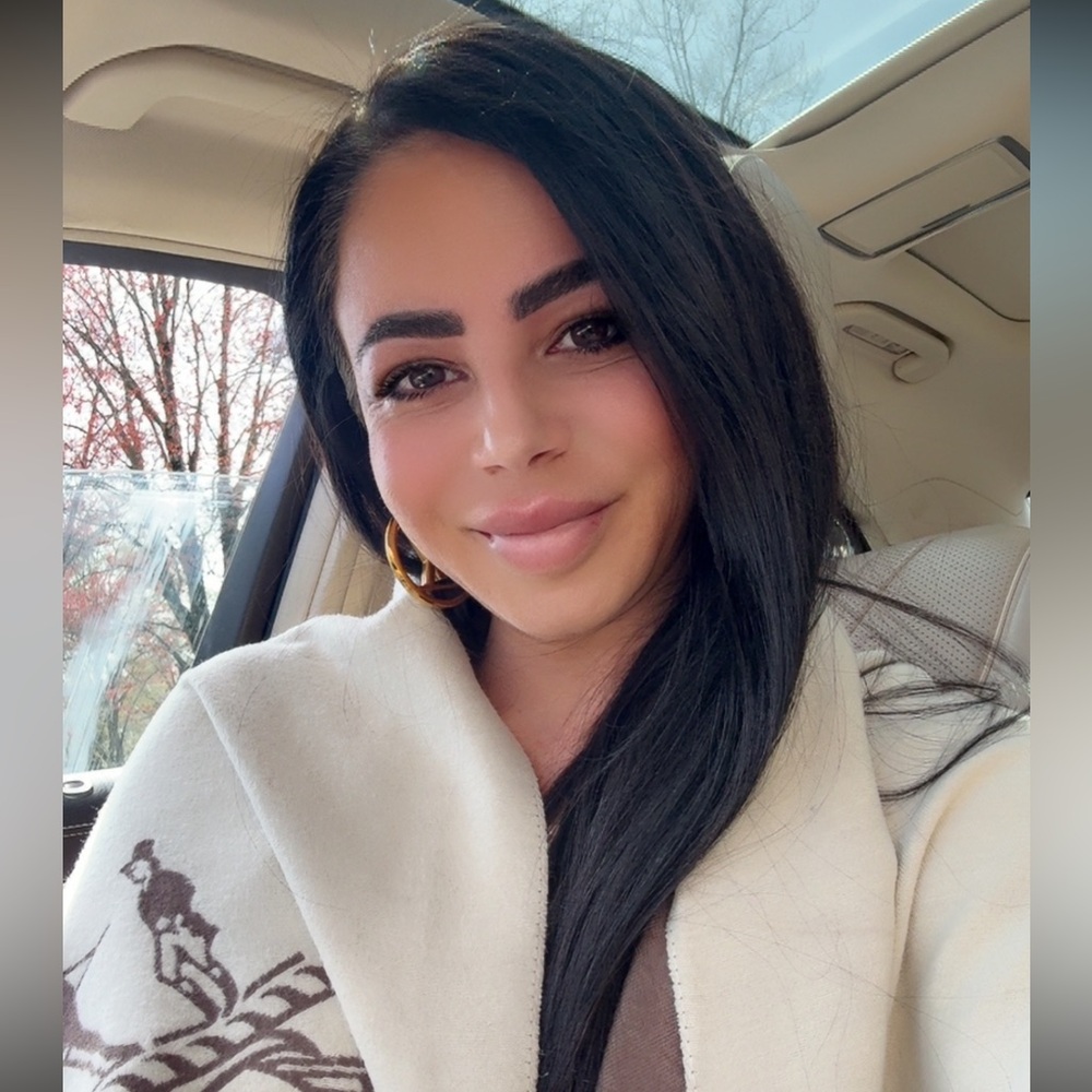 Meet your Posher, Christina